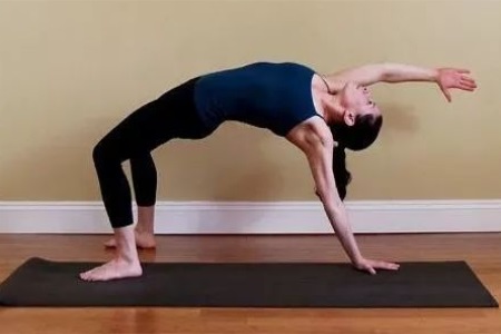 1554338059531146.jpg 3瘦腿又提臀的瑜伽动作,拯救女生粗壮小腿.JPG